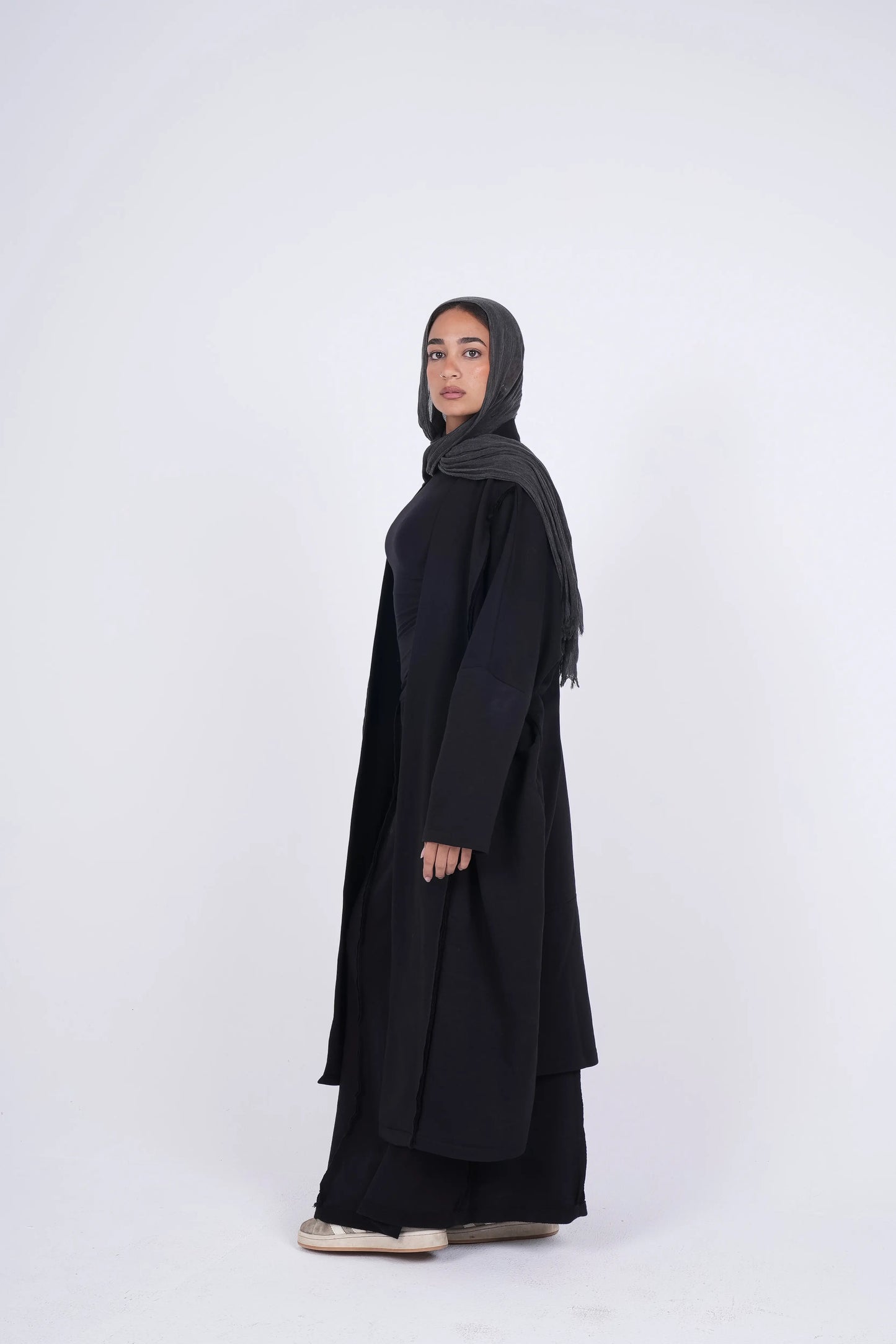 Leēn Cardigan in black