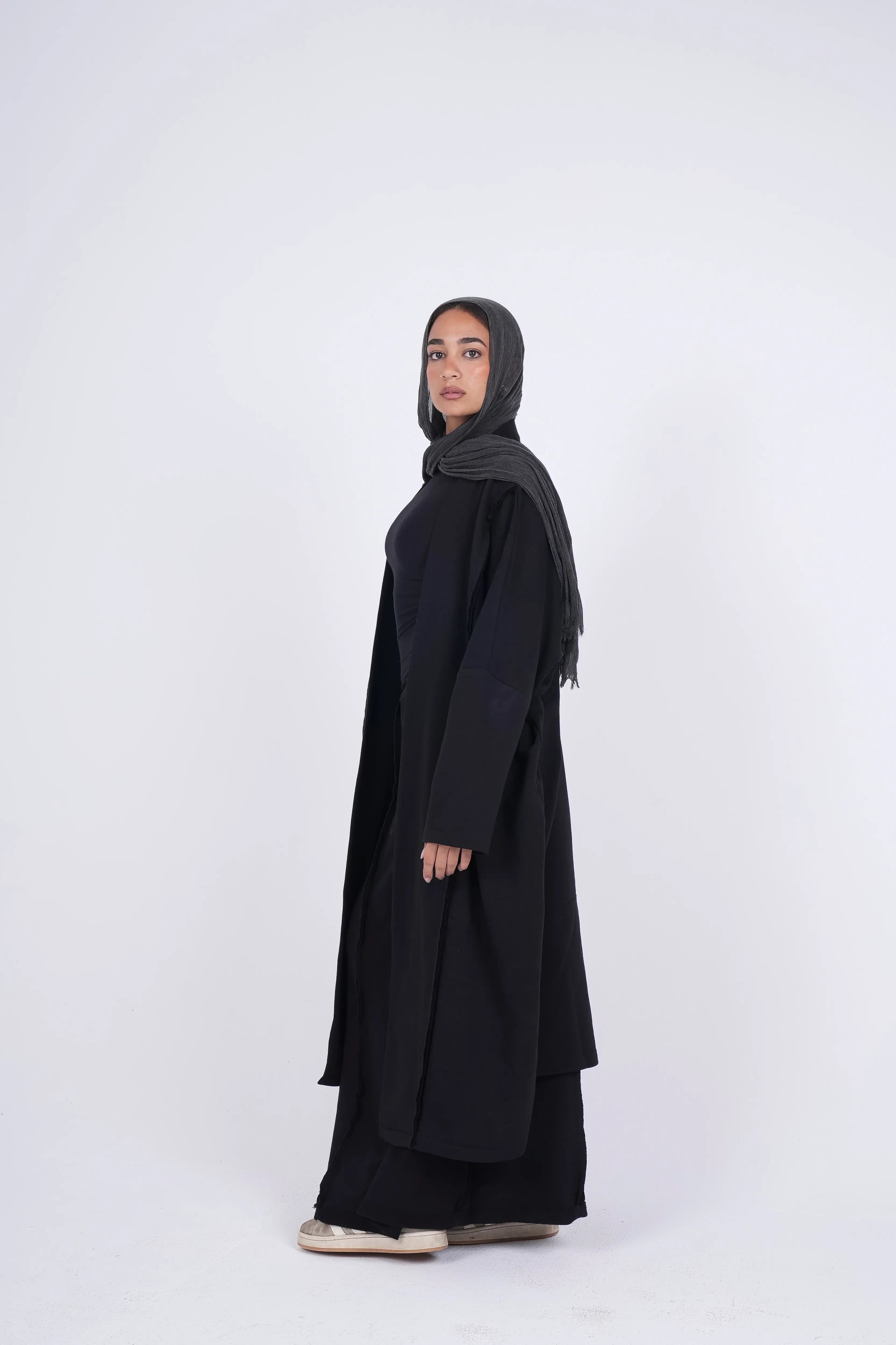 Leēn Cardigan in black