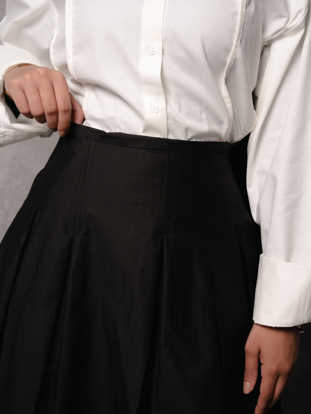 Stitched poplin skirt in black